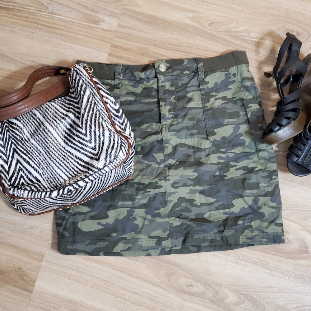Lee camo midrise skirt